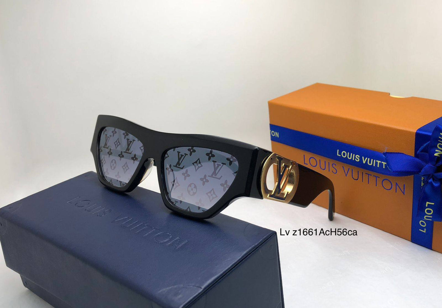 LV 
Master 
180 dhs❣️

Zain126
♥️♥️♥️