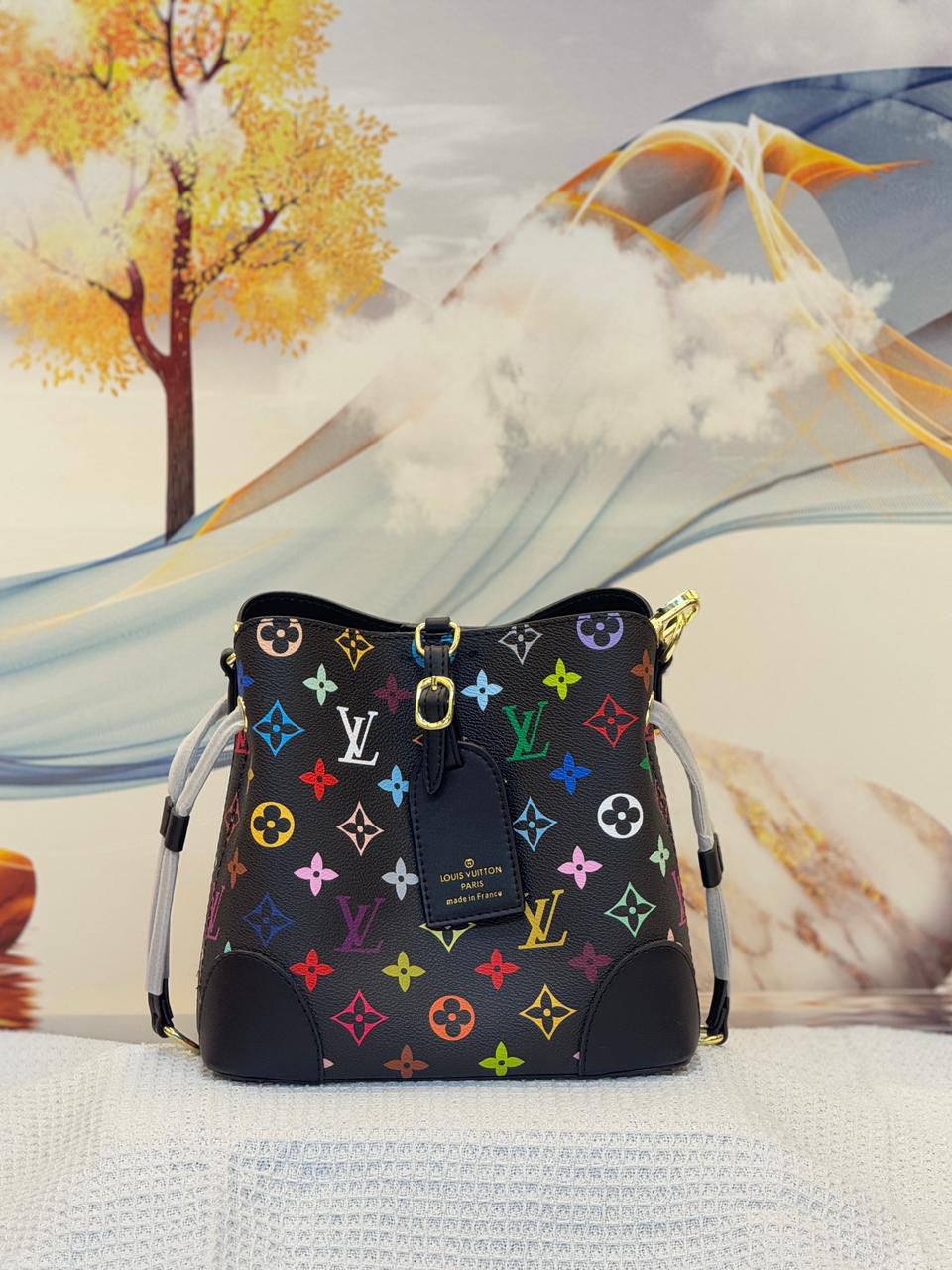 LV

Best quality 
with box
115 dhs🇦🇪🇦🇪

size 21CM

Zain290
♥️♥️♥️