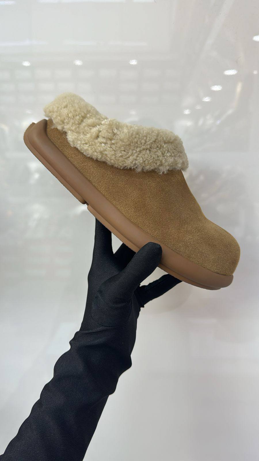 UGG
SIZE  ……… 36-42
QUALITY……MASTER
250 dhs🪙🌨️

Zain119
♥️♥️♥️