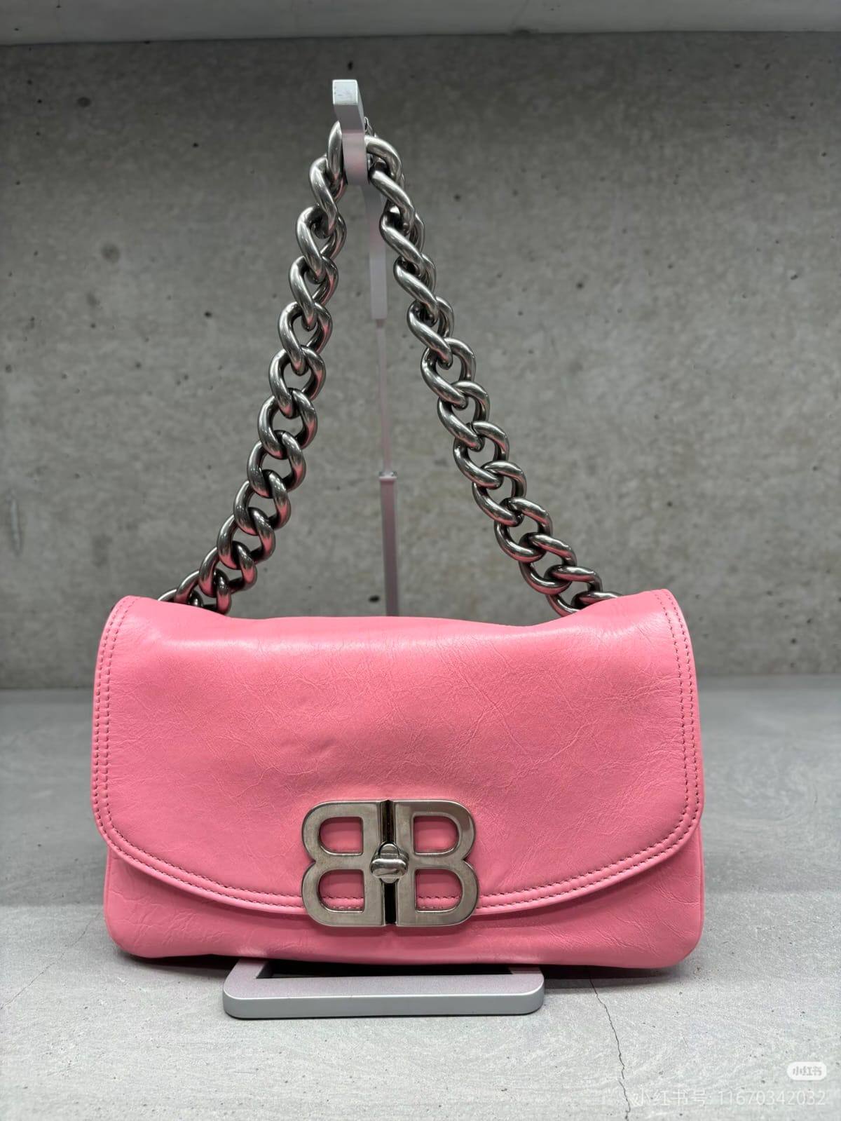 Mixed brands (bags)
Dior
Balenciaga
Lv
Valentino
Chanel
Gucci
Celine
Baguette
Miu Miu

120 dhs🇦🇪🇦🇪

Zain10
♥️♥️♥️