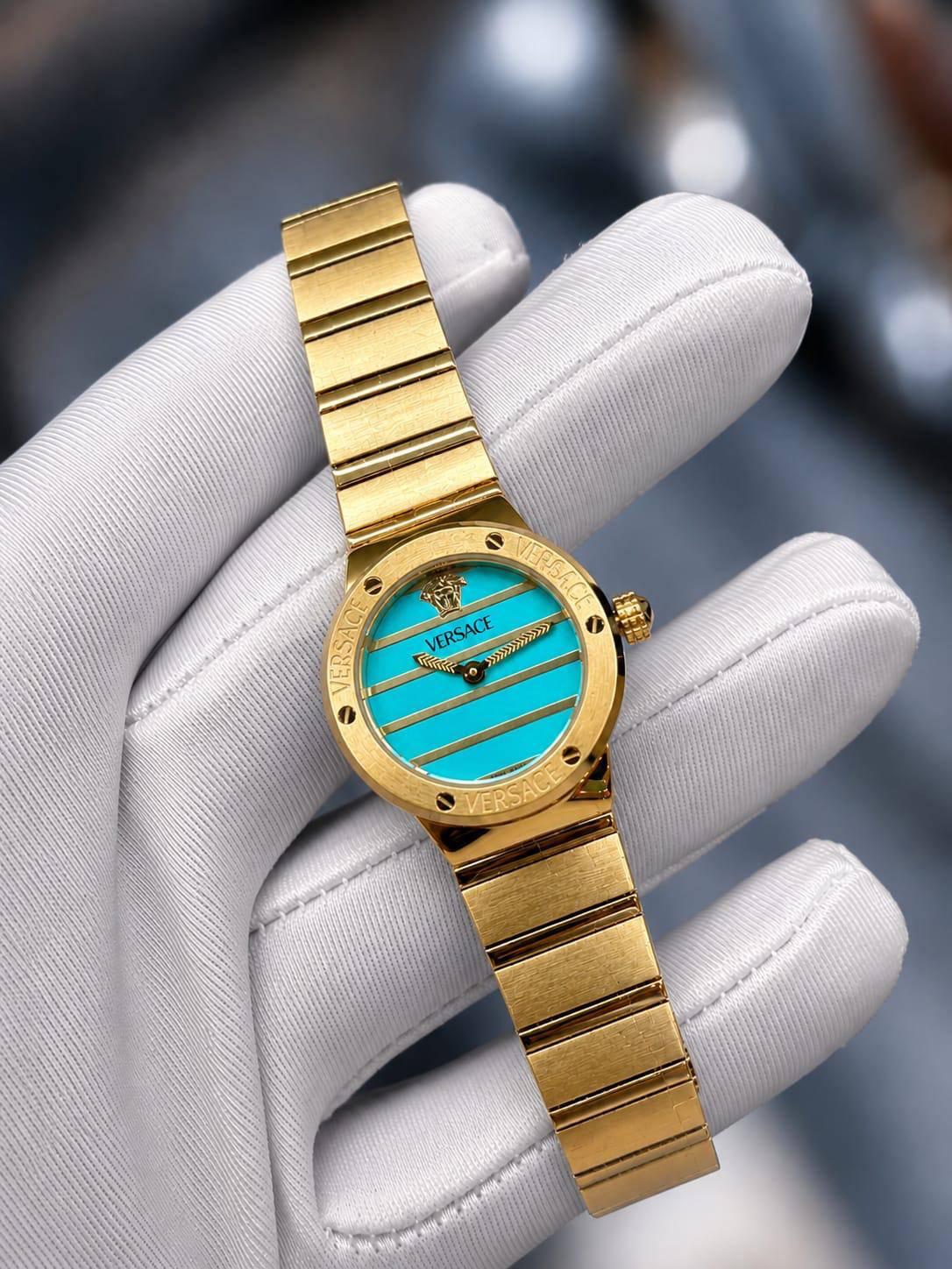 Versace 

watch for ladies 

good quality 
230 dhs🇦🇪🇦🇪

Zain59
♥️♥️♥️