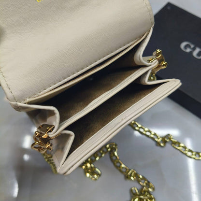 𝗚𝗨𝗖𝗖𝗜 PHONEBAG
ɢᴏʟᴅ ᴄʜᴀɪɴ ʜᴀʀᴅᴡᴀʀᴇ
sɪᴢᴇ :17 cm
ᴡɪᴛʜ BOX
🎁🎁🎁

45 dhs🪙🌨️

Zain31
♥️♥️♥️