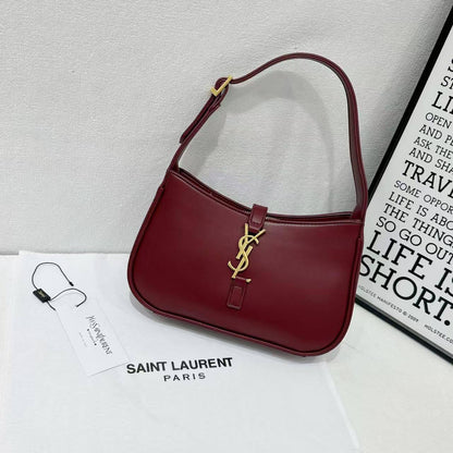 YSL
BEST QUALITY WITH BOX’S 
90 dhs✅
size 25CM

Zain290
♥️♥️♥️