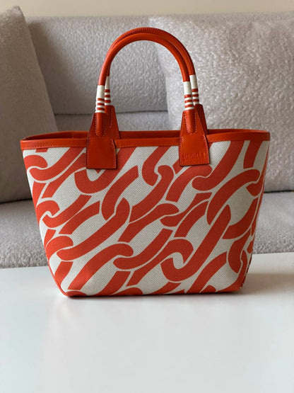 Hermes 

25cm💕

master quality😍

with box❤️

440 dhs🇦🇪🇦🇪🇦🇪

Zain52 
♥️♥️♥️