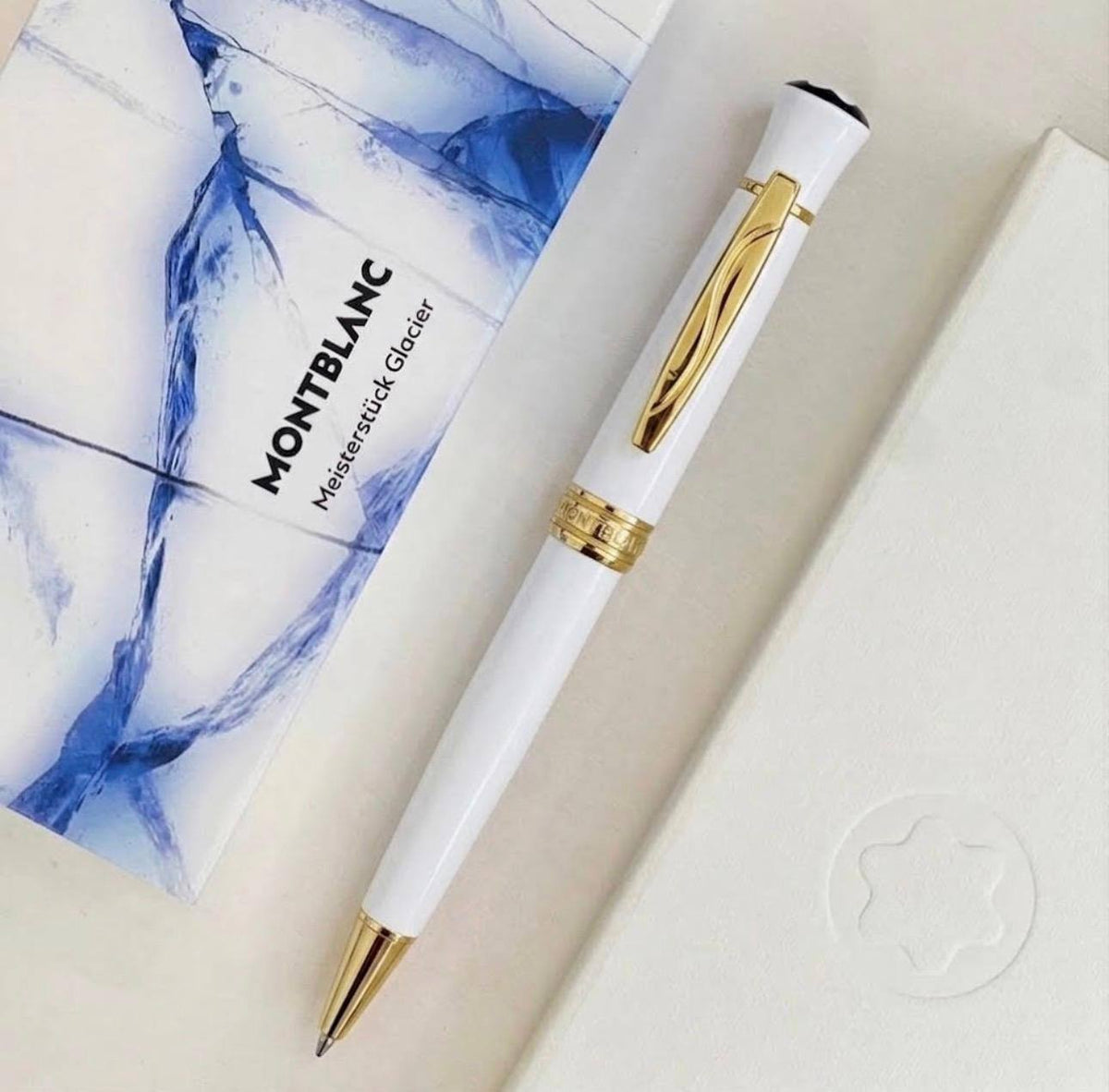 Mont Blanc 

pen master 
quality 
with original box 

95 dhs🇦🇪🇦🇪

Zain59
♥️♥️♥️
