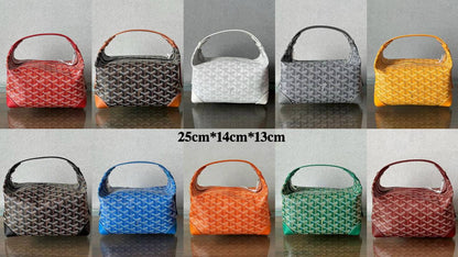 Goyard 

new came good quality with box 🎁🎁🎁

115 dhs✅
Size : 25cm

Zain39
♥️♥️♥️