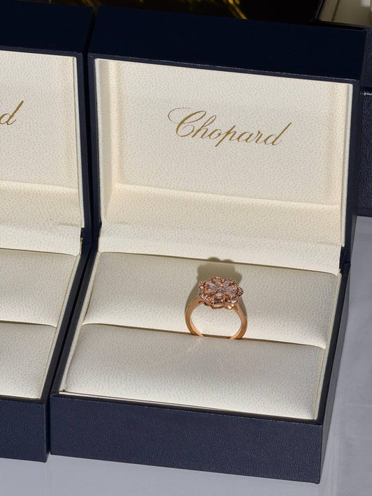 CHOPARD
New Collection 😍
Quality: Super Master 
Non -Tarnish color
For Price 👇 WTSP Text Zain 0568585901

Zain268
♥️♥️♥️