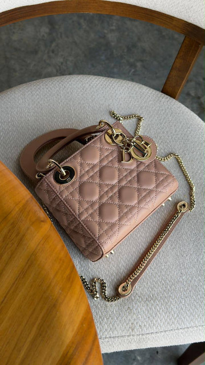 New collection ⚜️
DIOR 🩷
VIP quality 💎
Lady Dior Bag ✨
Size : 17 cm
For Price 👇 WhatsApp✅
0568585901 
0507557372
0552275751 Owner Zain 👌

Zain336
♥️♥️♥️