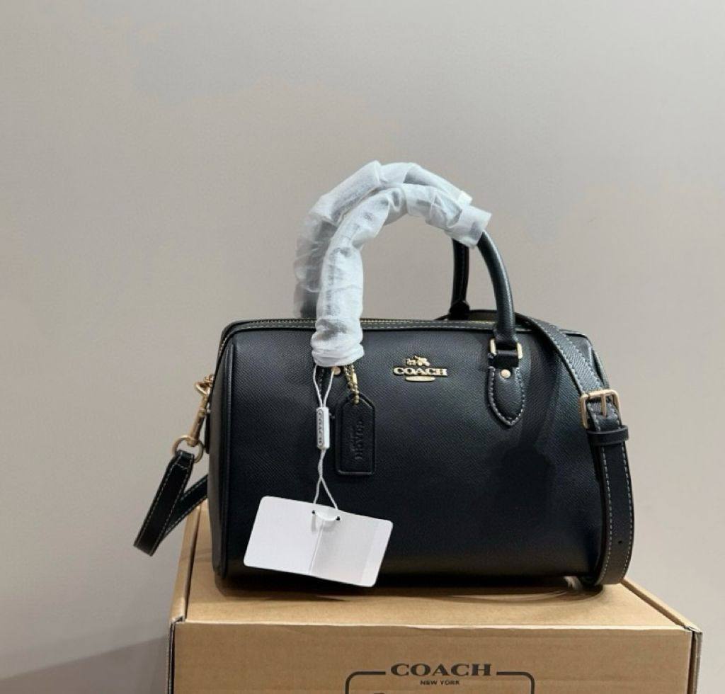 COACH 
HIGH QUALITY 
WITH BOX 
🎁🎁🎁

110 dhs✅

Zain295
♥️♥️♥️