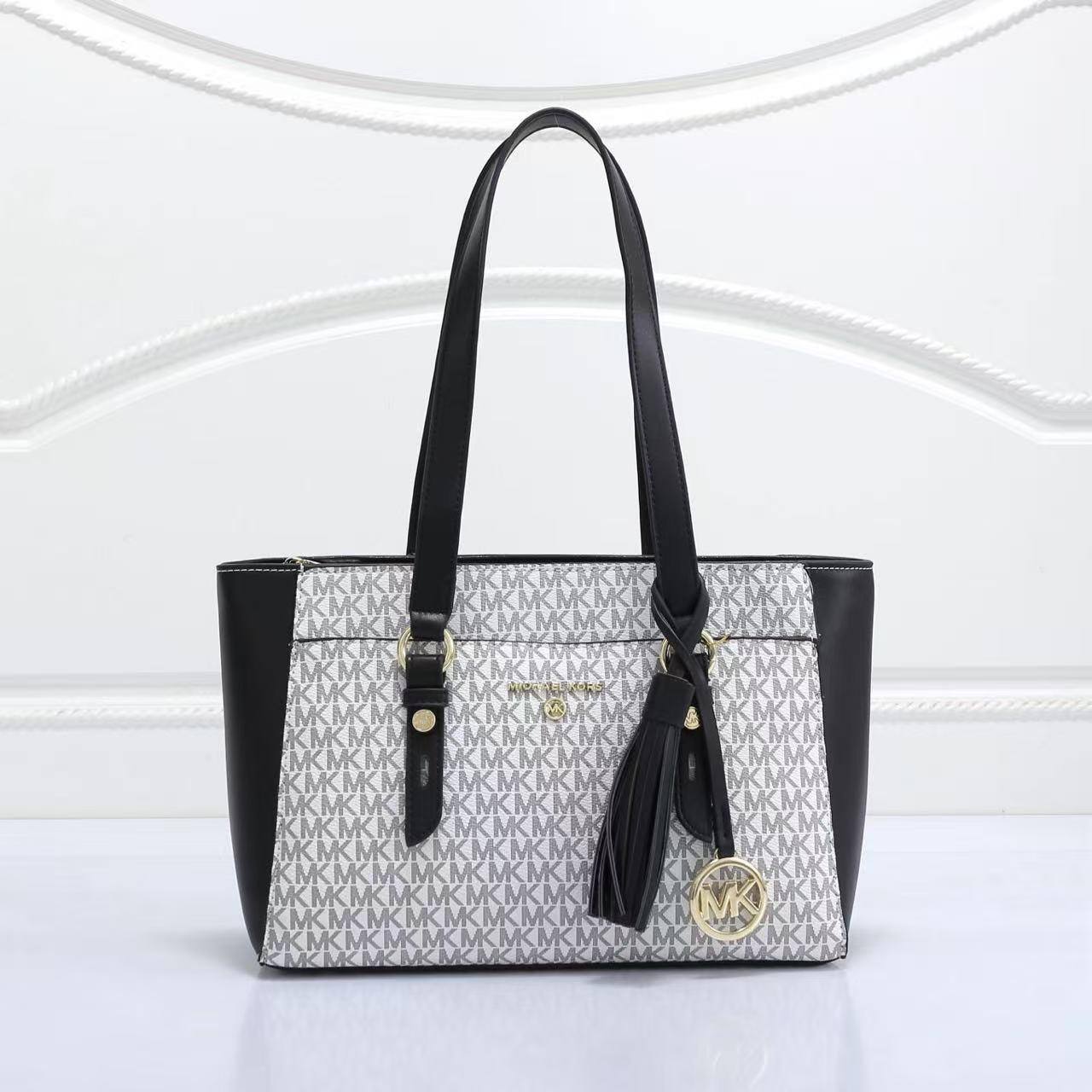 Mk 
95 dhs🪙
Size 35cm

Zain161
♥️♥️♥️