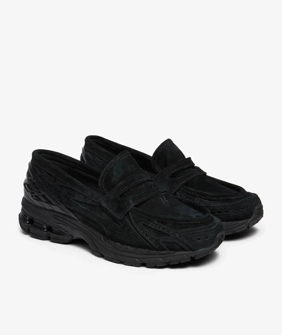 New Balance 1906L "Black Suede"
NEW ARRIVALS 🤩
Size 36-45 AVAILABLE 
210 dhs🪙💕

Zain242
♥️♥️♥️