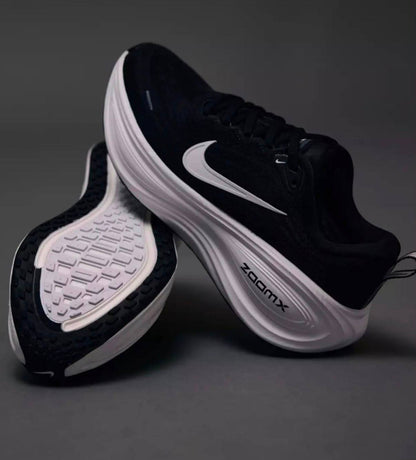 Nike Vomero Plus Black 
White，

Size 36-45 ，
240 dhs🇦🇪🇦🇪

Zain18
♥️♥️♥️