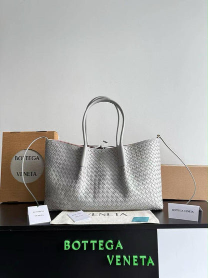 Bottega Veneta Pinacoteca tote bag 

For Price 👇 WhatsApp✅
0568585901 
0507557372
0552275751 Owner Zain 👌

Zain71
♥️♥️♥️