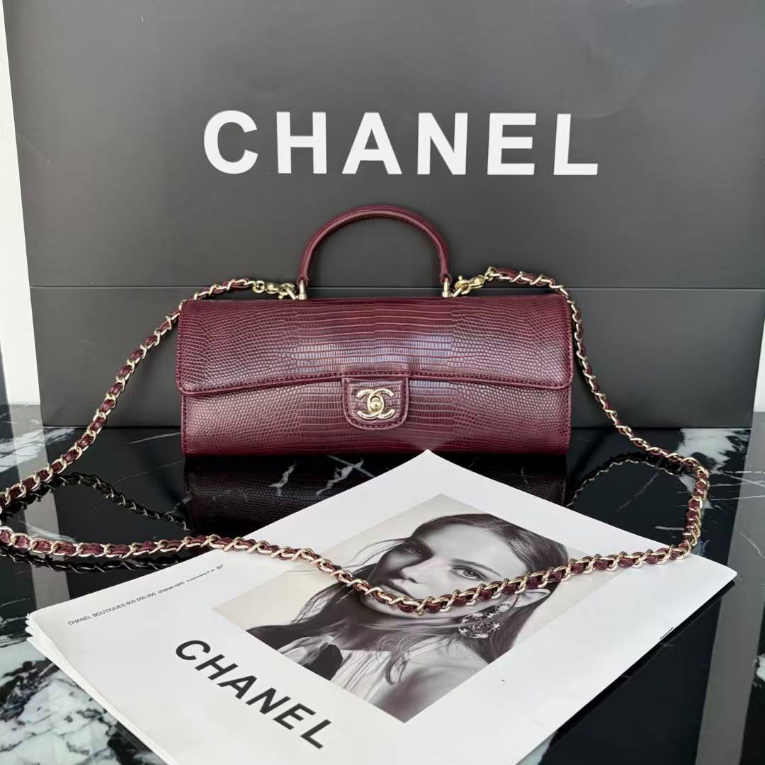 Chanel 

new arrival 

300 dhs🇦🇪🇦🇪

25cm

Zain228
♥️♥️♥️