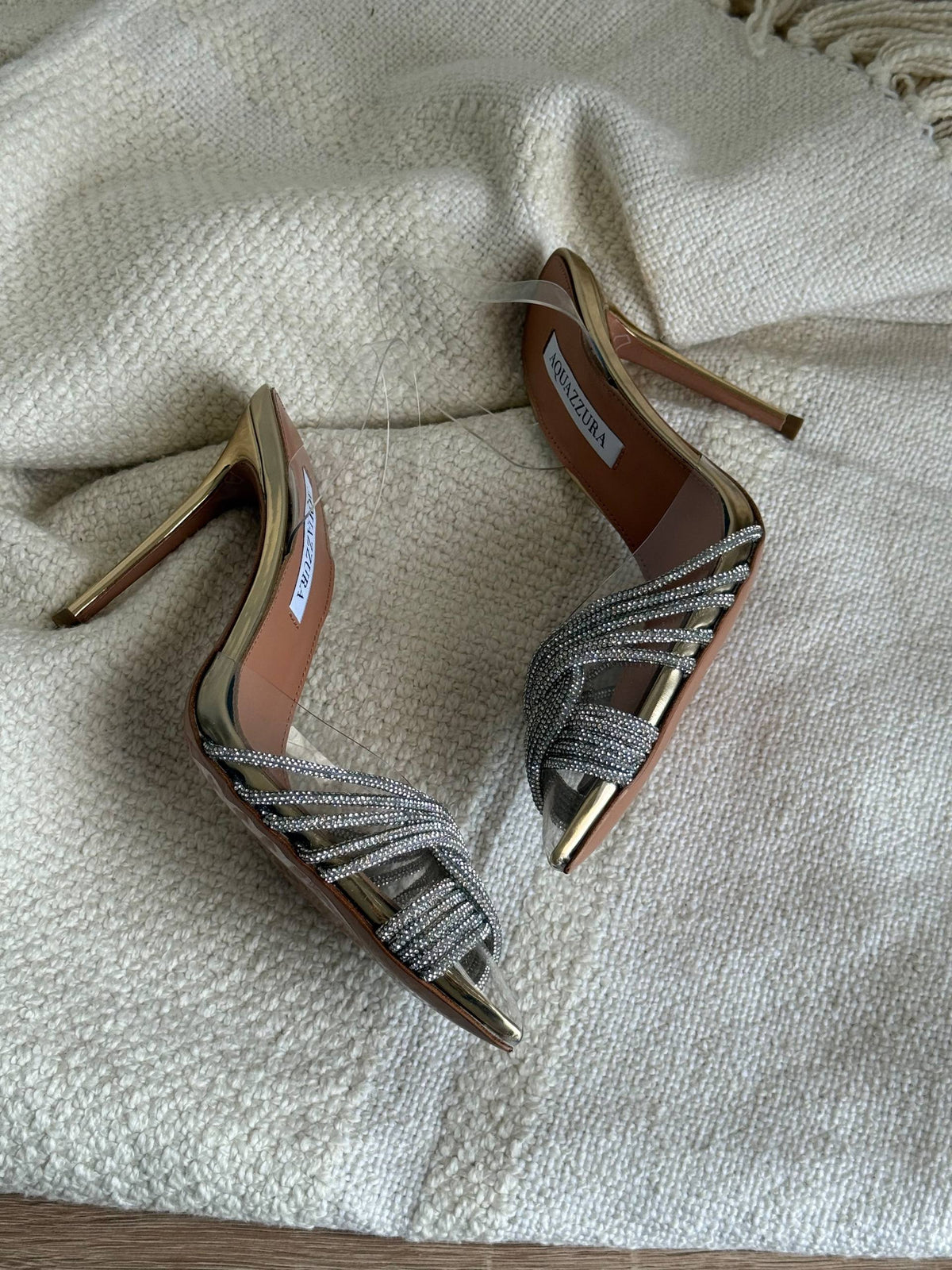 AQUAZZURA 

36 to 41
430 dhs🇦🇪🇦🇪


Zain288
♥️♥️♥️