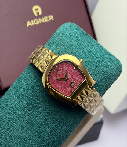 Aigner watch for ladies good quality 
260 dhs✅

Zain59
♥️♥️♥️