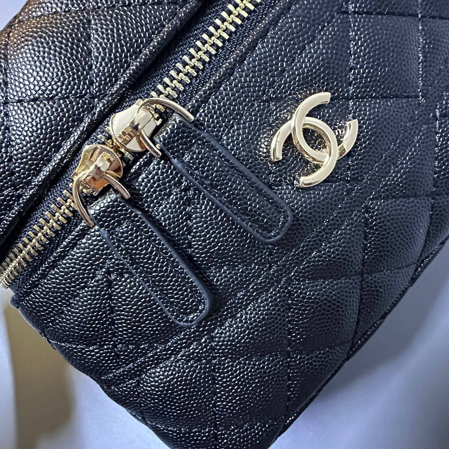 CHANEL 
GOOD QUALITY 

WITH BOX 
🎁🎁🎁

100 dhs🌺

Zain39
♥️♥️♥️