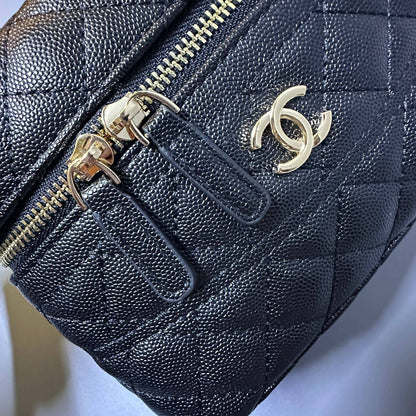 CHANEL 
GOOD QUALITY 

WITH BOX 
🎁🎁🎁

100 dhs🌺

Zain39
♥️♥️♥️