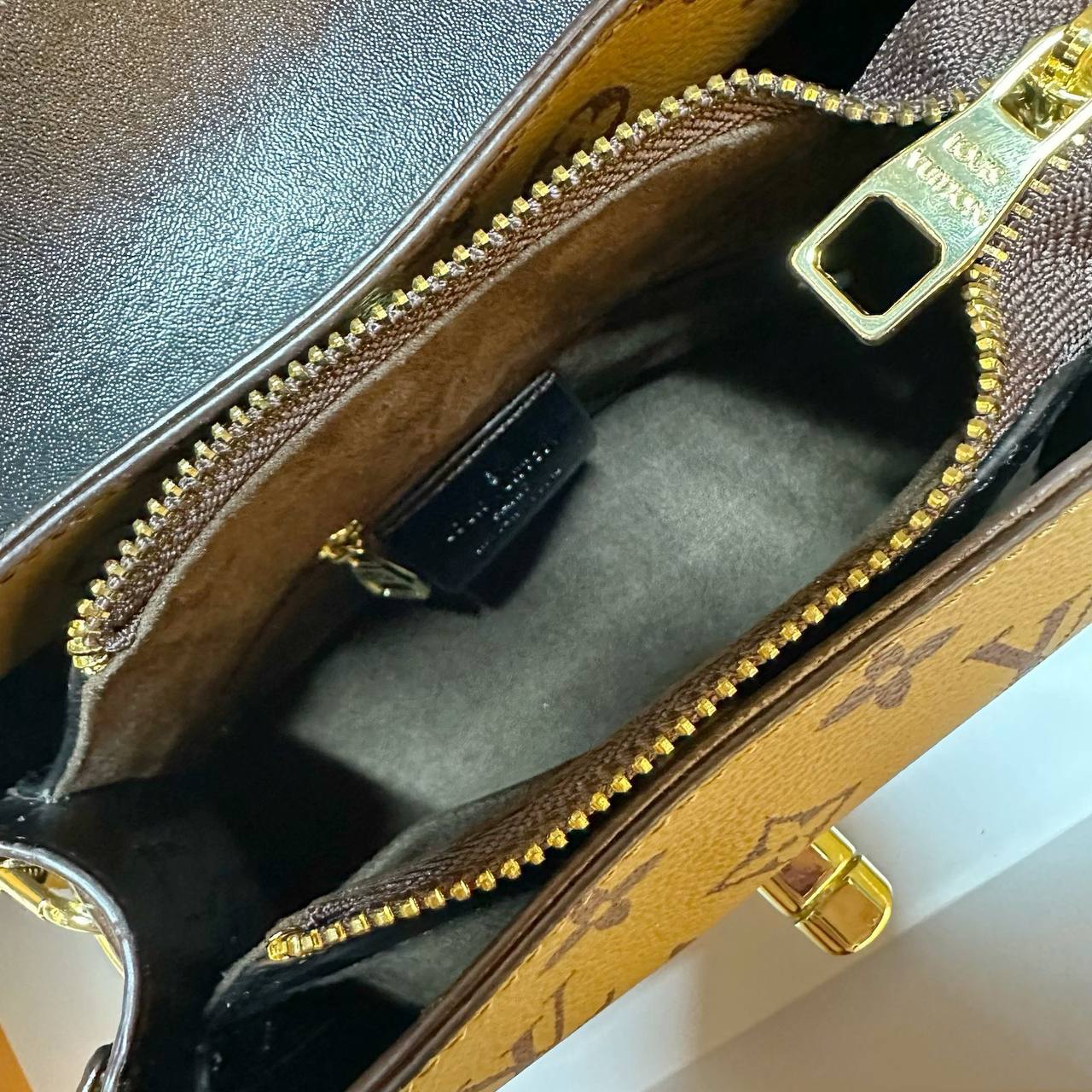 LV
GOOD QUALITY 

WITH BOX 
🎁🎁🎁

90 dhs🪙🖤

Zain39
♥️♥️♥️