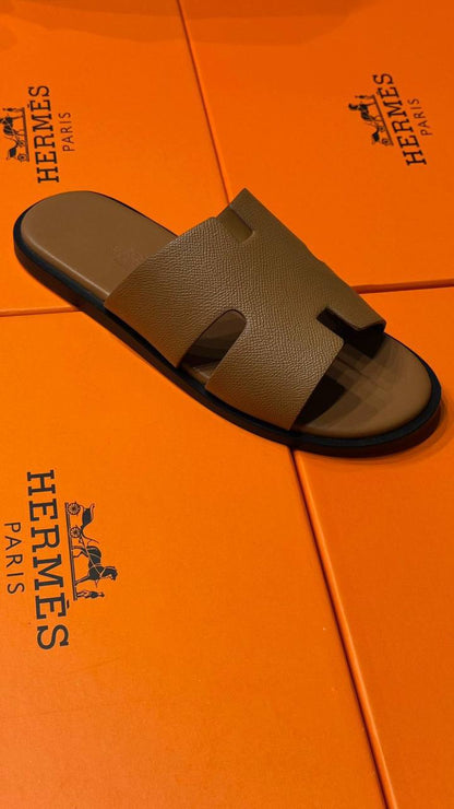 Hermes
size 40 TO 45 
110 dhs🇦🇪

Zain183
♥️♥️♥️