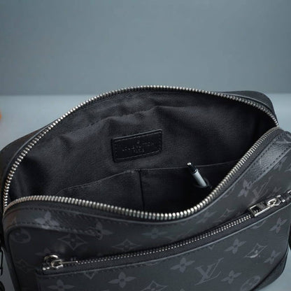 LV
Messenger Cross Bag
Black Monogram
Silver Hardware
Size : 25 cm
With BOX

95 dhs💛

Zain239
Zain143
♥️♥️♥️