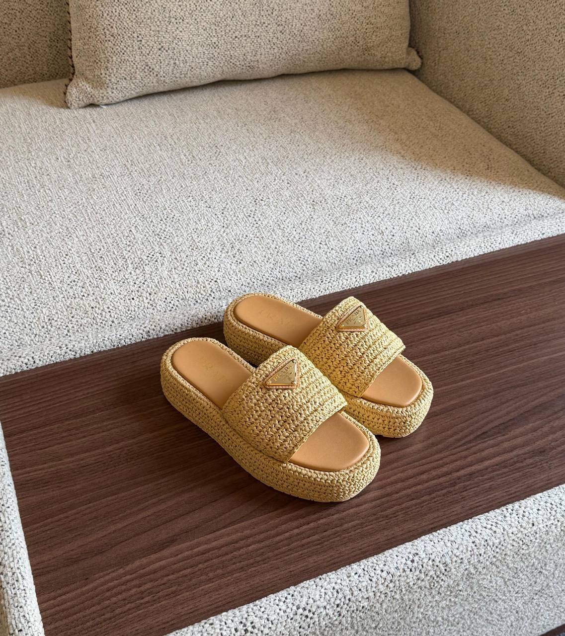 PRADA 

SuperMaster Quality 💯

430 dhs🇦🇪🇦🇪

Size: 36-41💥

Zain171
♥️♥️♥️