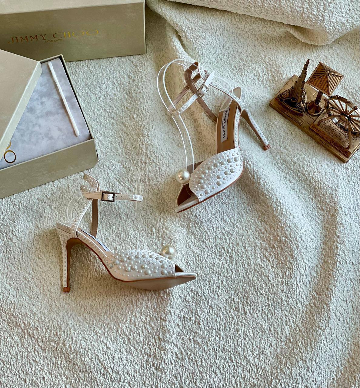 Jimmy Choo

Size. 36 to 41 

130 dhs🇦🇪🇦🇪

Zain80
♥️♥️♥️