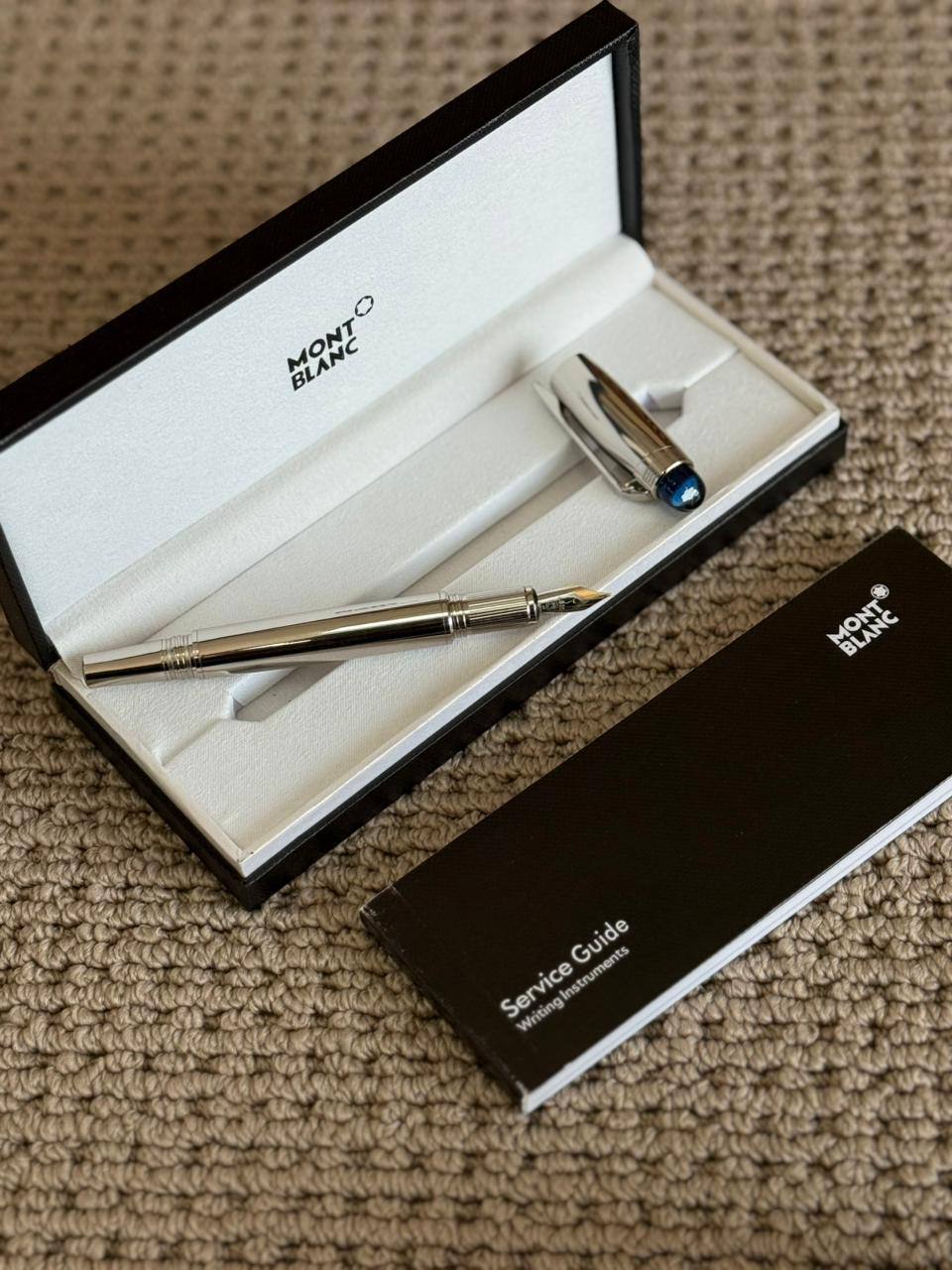 MONTBLANC
*New Pen*
*Master Quality*
190 dhs✅

Zain179
♥️♥️♥️
