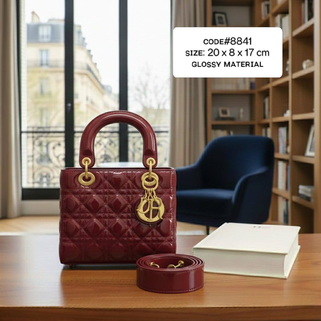 CHRISTIAN LADY DIOR
ɢʟᴏssʏ ᴍᴀᴛᴇʀɪᴀʟ
ɢᴏʟᴅ ʜᴀʀᴅᴡᴀʀᴇ
ᴡɪᴛʜ ᴡᴇʙ ʟᴏɴɢ sᴛʀᴀᴘ
sɪᴢᴇ: 20 cm
ᴡɪᴛʜ BOX
🎁🎁🎁

105 dhs❣️

Zain31
♥️♥️♥️