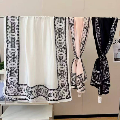 Silk scarf 

40 dhs🇦🇪  
no box

60 dhs🇦🇪 with box

Zain93
♥️♥️♥️