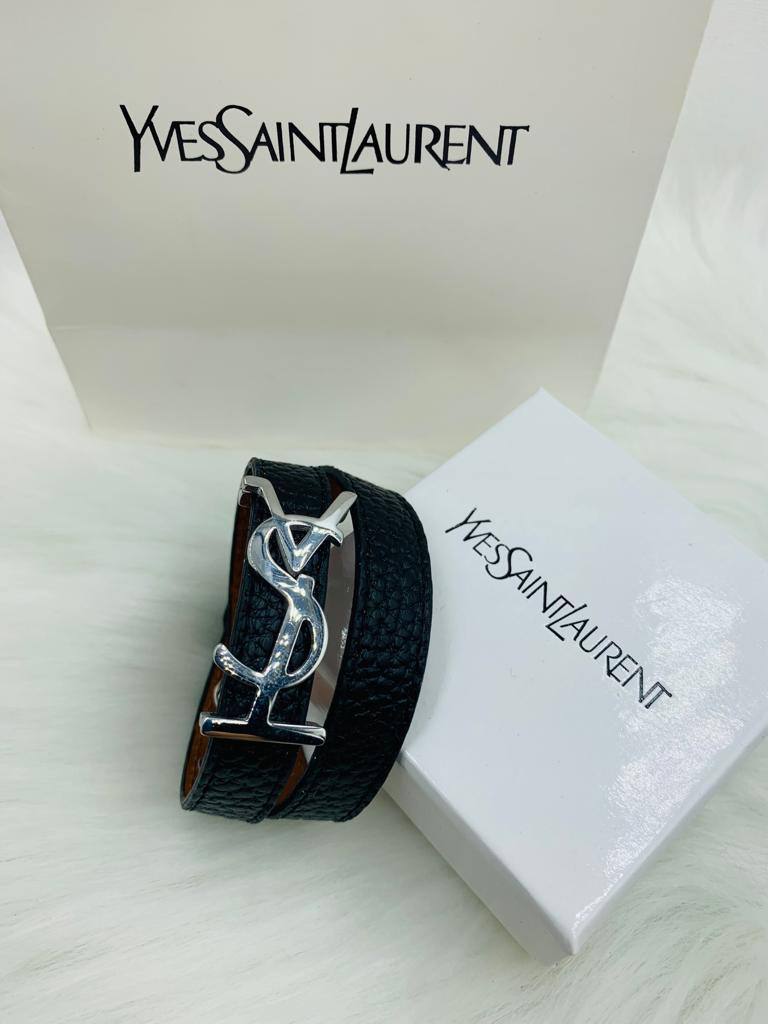 UNISEX 
BRACELET ✨💫
50 DHS🗽
WITH BOX AND PAPER BAG🛍️🎁

Zain89
♥️♥️♥️