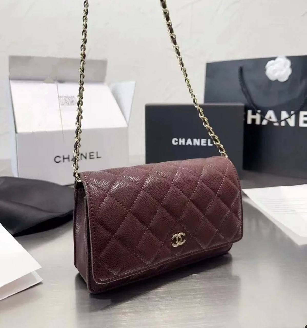 CHANEL 
COPY ONE 

WITH BOX 
🎁🎁🎁

190 dhs✅
leather 

Zain39
♥️♥️♥️