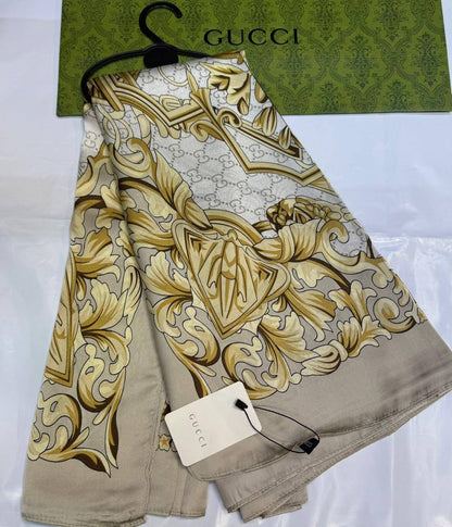 LV - Gucci
Silk scarf 
40 dhs✅
55 dhs✅ 

with box🎁🎁🎁

Zain93
♥️♥️♥️