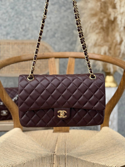 CHANEL
25cm
370 dhs🌺
Top quality 
With box🎁

Zain167
♥️♥️♥️