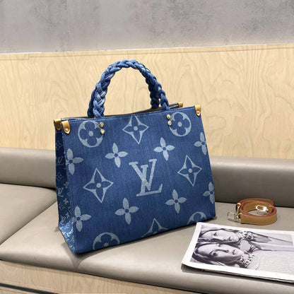 LV
Best quality 
120 dhs💛
size 41CM

Zain290
♥️♥️♥️
