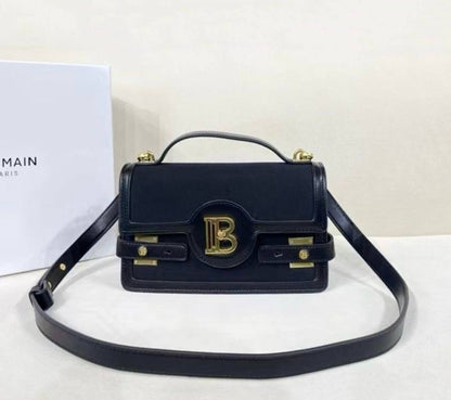 BALMAIN 
HIGH QUALITY 

WITH BOX 
🎁🎁🎁

130 dhs🪙🖤

Zain39
♥️♥️♥️