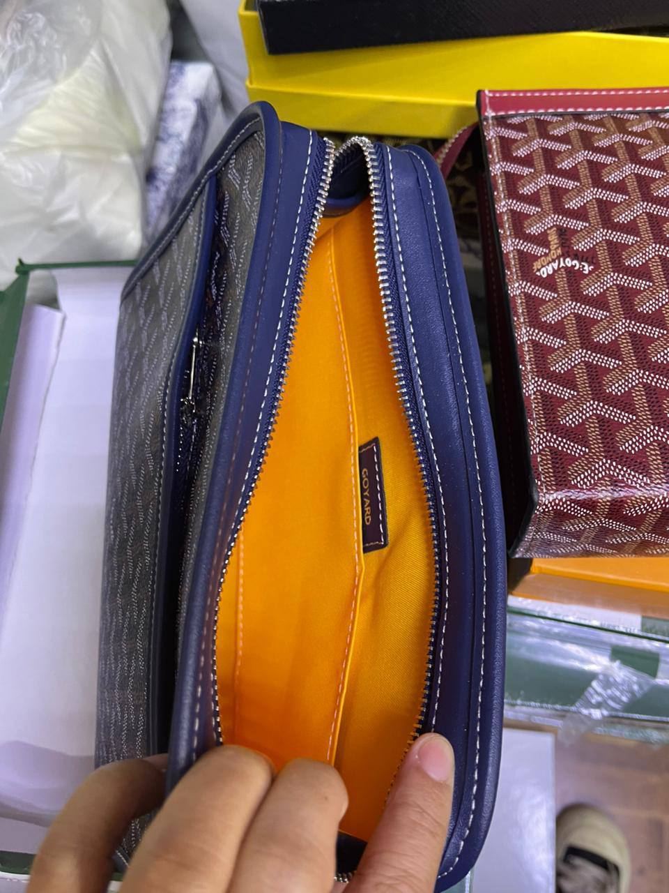 Goyard
25Cm High Quality 
80 dhs💓
With Box

Zain50
♥️♥️♥️