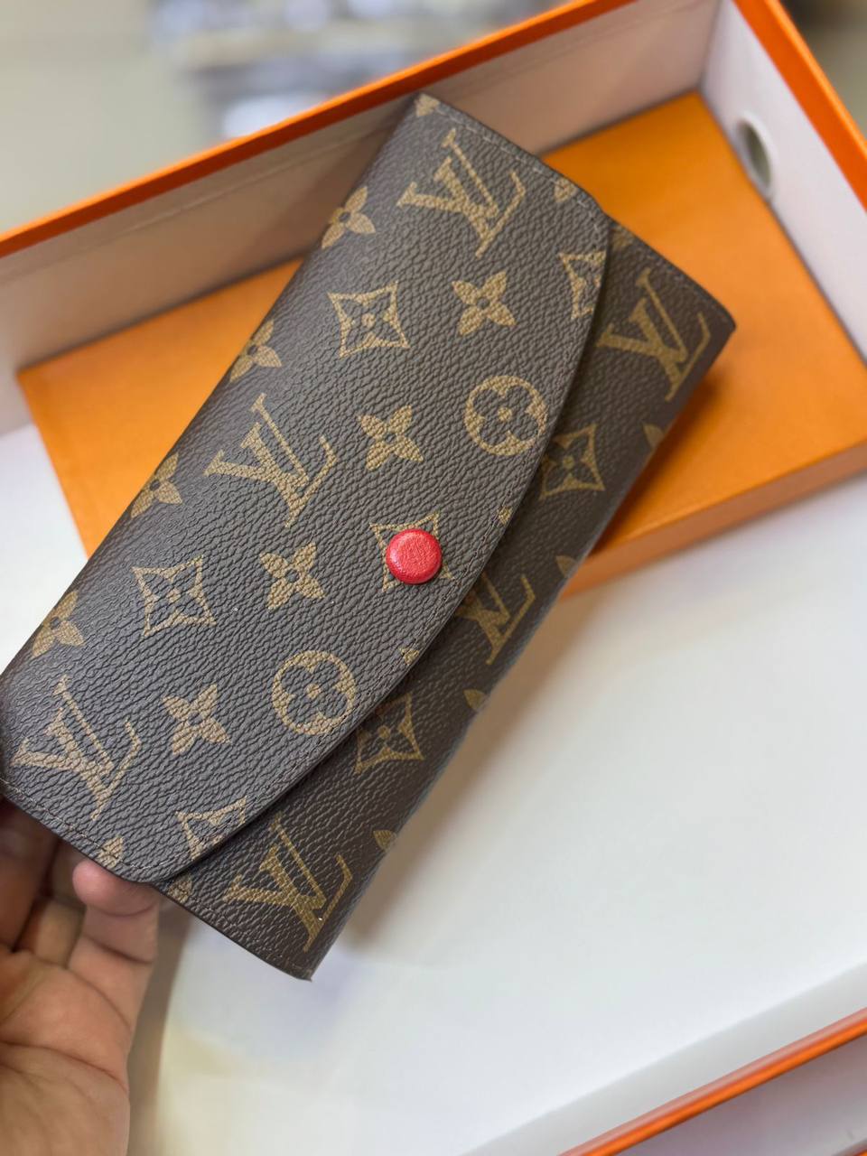LV Ladies wallet

With box
🎁🎁🎁

40 dhs✅
Good quality

Zain93
♥️♥️♥️