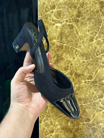 Chanel 

size 36 to 41

110 dhs🪙💕

Zain103
♥️♥️♥️