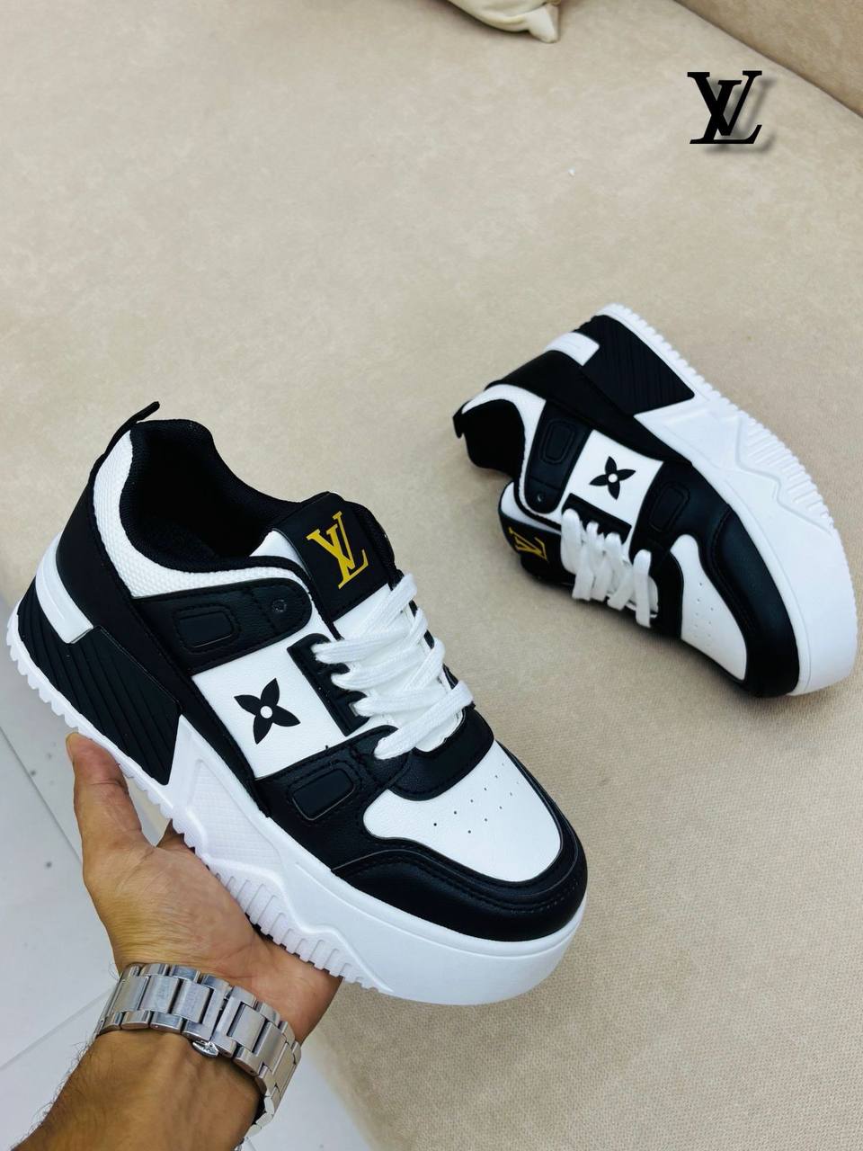 Chanel
Size 36to41
75 dhs🇦🇪🇦🇪

Zain163
♥️♥️♥️