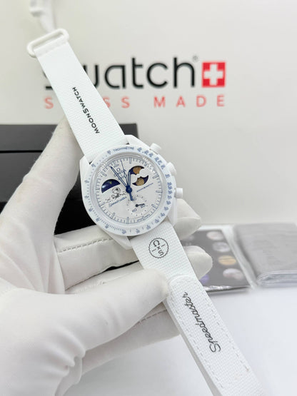 Moon swatch 

with original box 
85 dhs🇦🇪🇦🇪

Zain85 
♥️♥️♥️