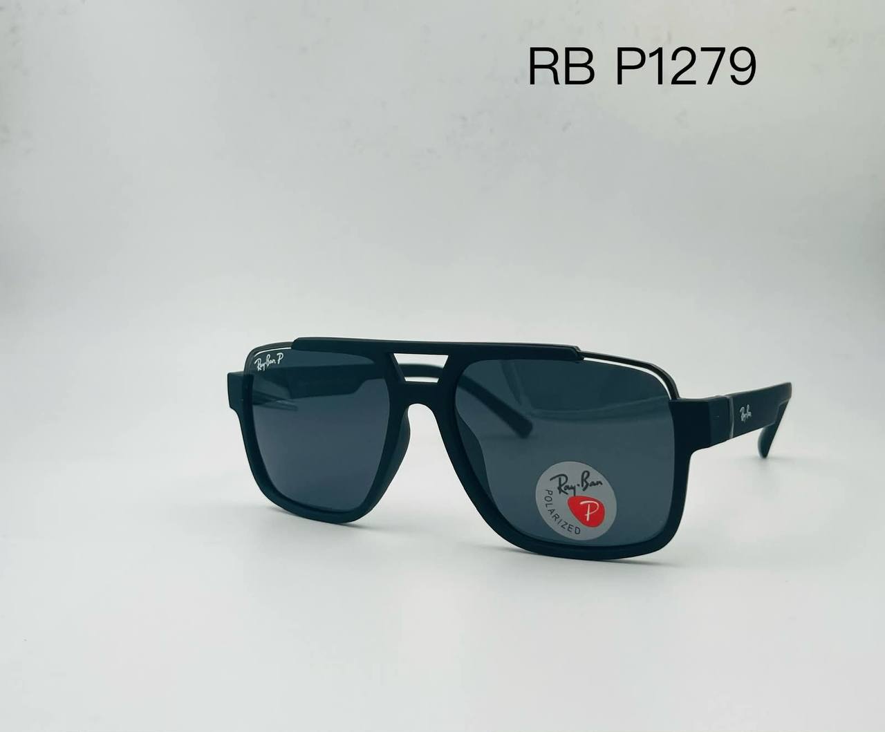 Ray Ban
Sunglasses 🕶️ 
good quality 💯
With master box 🗃️ 
50 dhs✅

Zain273
♥️♥️♥️