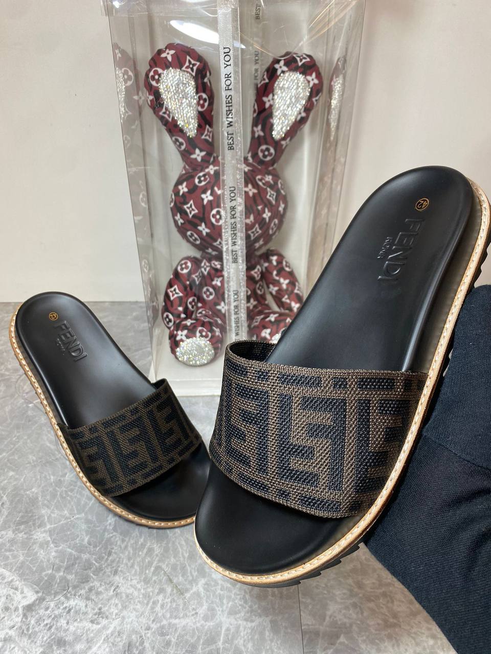 RAMADAN 
OFFER OFFER 🤩🤩
Dior Fendi  Gucci Slipper’s 
120 dhs🇦🇪

Zain242
♥️♥️♥️