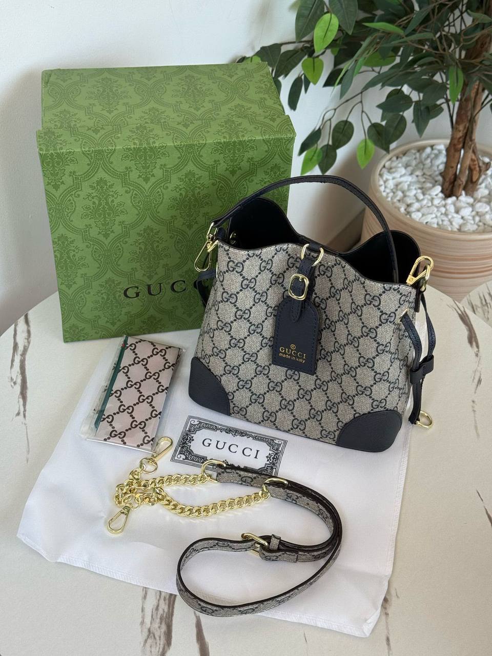 Mixed bags

Best quality

Whith box’s

110 DHS🇦🇪🇦🇪

size 21cm

Zain158
♥️♥️♥️