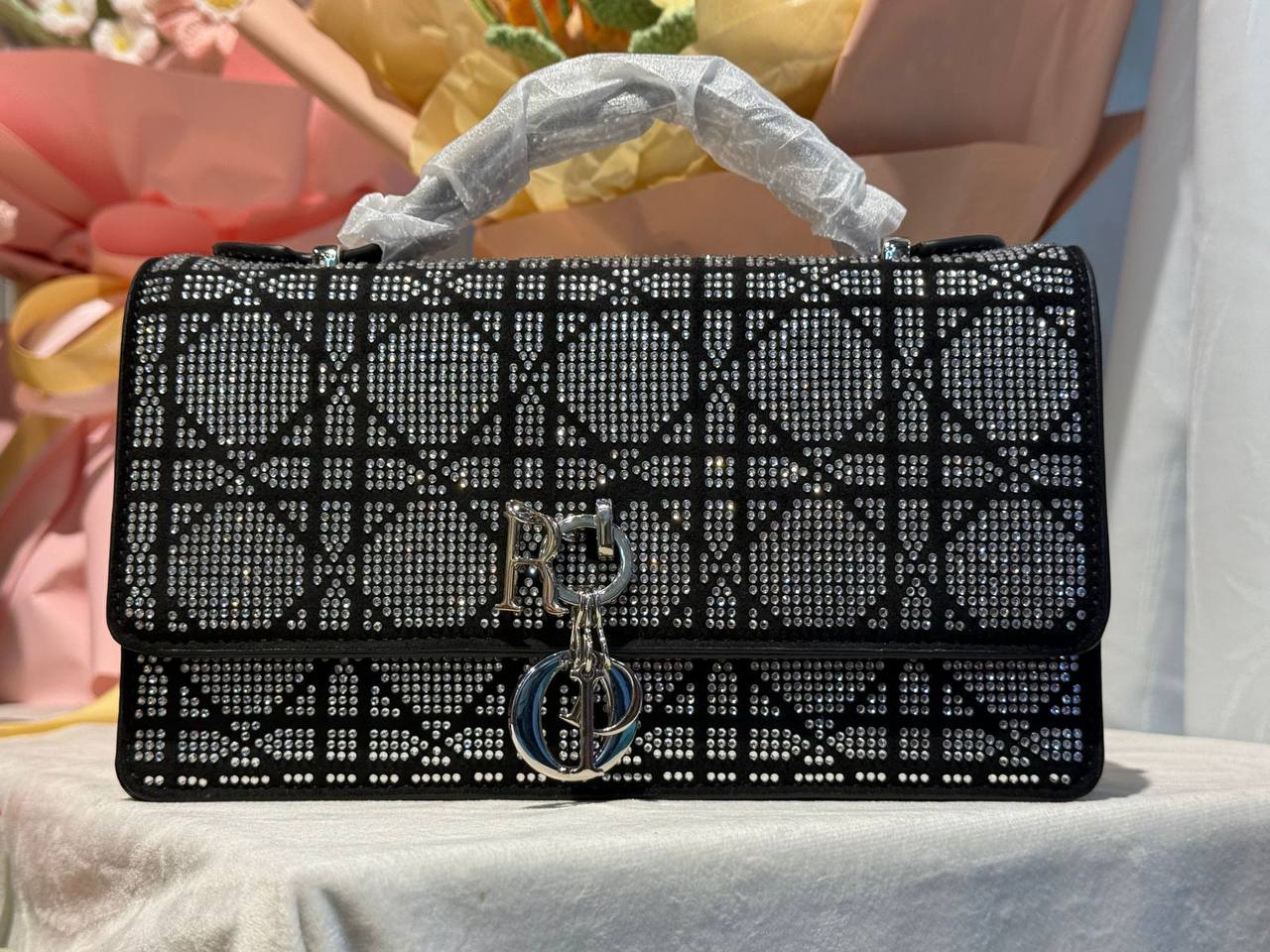 DIOR
COPY A quality 
22cm 

with box
🎁🎁🎁

180 dhs✅

Zain44
♥️♥️♥️