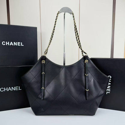 CHANEL 

COPY ONE 

NEW CAME 

170 dhs🇦🇪🇦🇪

Zain39
♥️♥️♥️