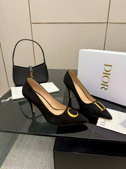 Dior
Size 36-41
105 DHS🪙🌨️

Zain40
♥️♥️♥️
