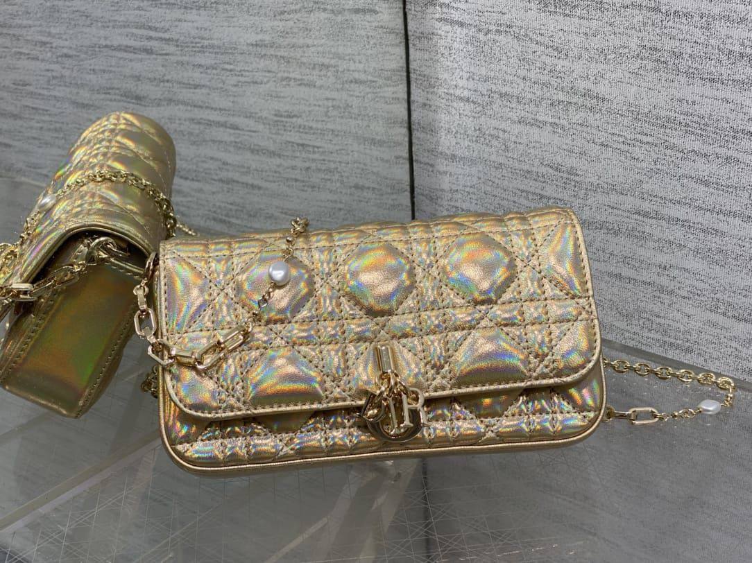 *Dior Talk Phone Pouch✅*
*Size 18 cm*
For Price 👇 WTSP Text Zain 0568585901

Zain274
♥️♥️♥️