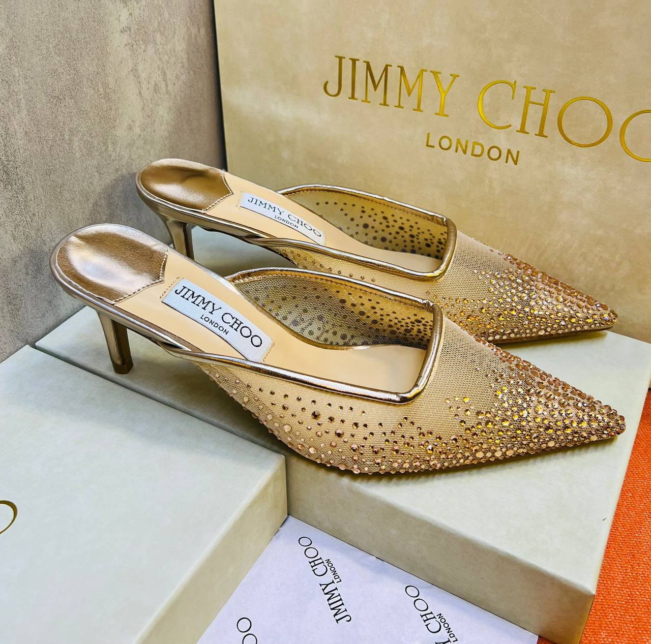 JIMMY CHOO  
MASTER QUALITY 
SIZE 36-41  
230 dhs✅

Zain88
♥️♥️♥️