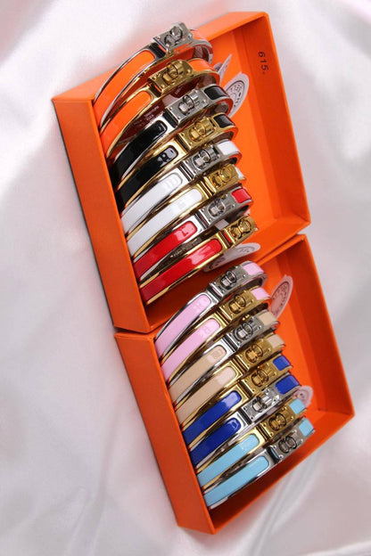 *HERMES*  🧡🐎
    *  ⬆️MINI CLIC KELLY BRACELET
* ⁠↗️ *Super Master Quality* ®️
* ⁠Gold Plated
* ⁠Size 17cm
*125 dhs👑* with *Normal* Box & Bag
*145 dhs👑* with *Orignal* Packaging 🎁

Zain209
♥️♥️♥️